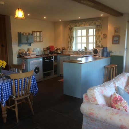 Alltybrain Farm Cottages And Farmhouse B&B Brecon Buitenkant foto
