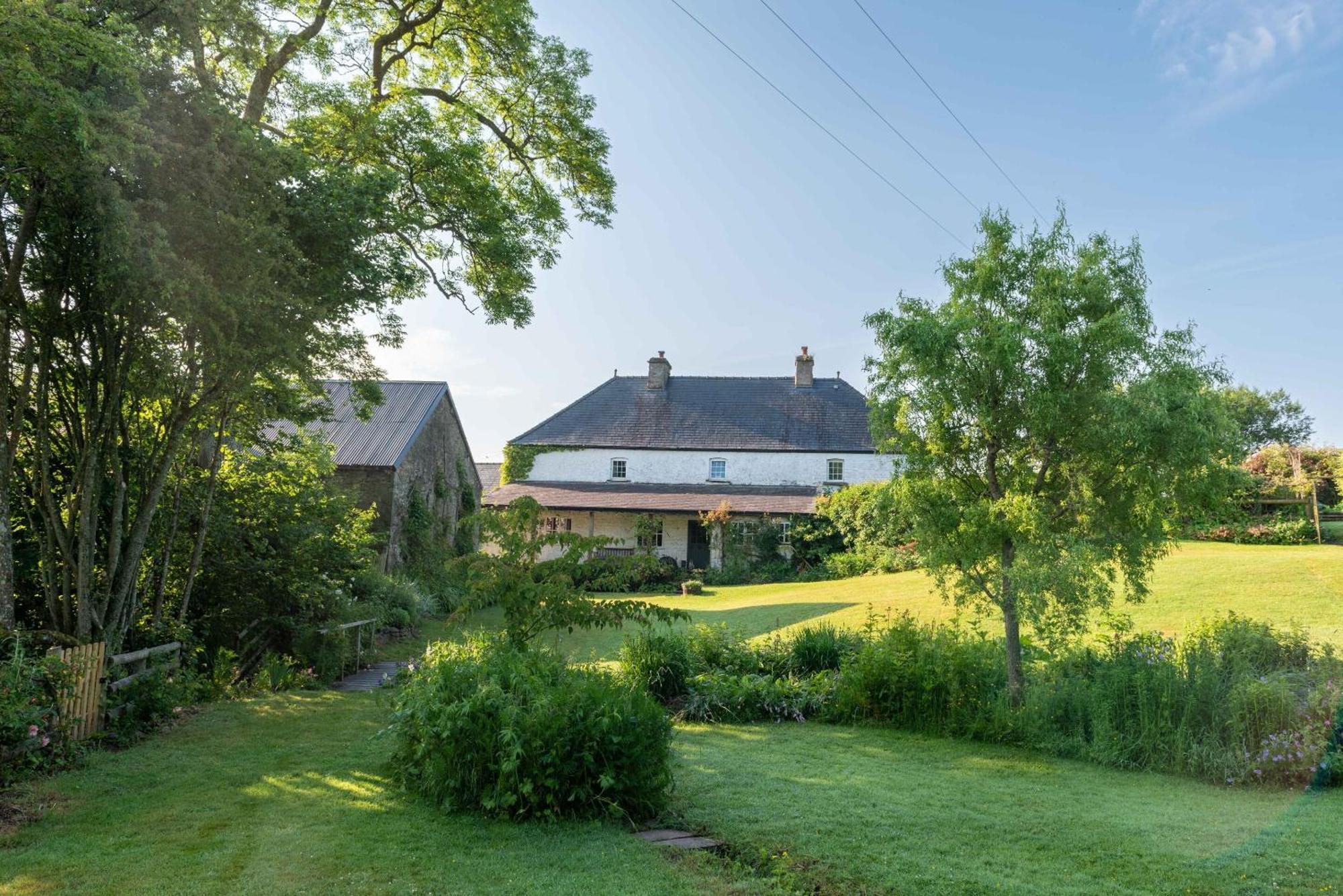 Alltybrain Farm Cottages And Farmhouse B&B Brecon Buitenkant foto