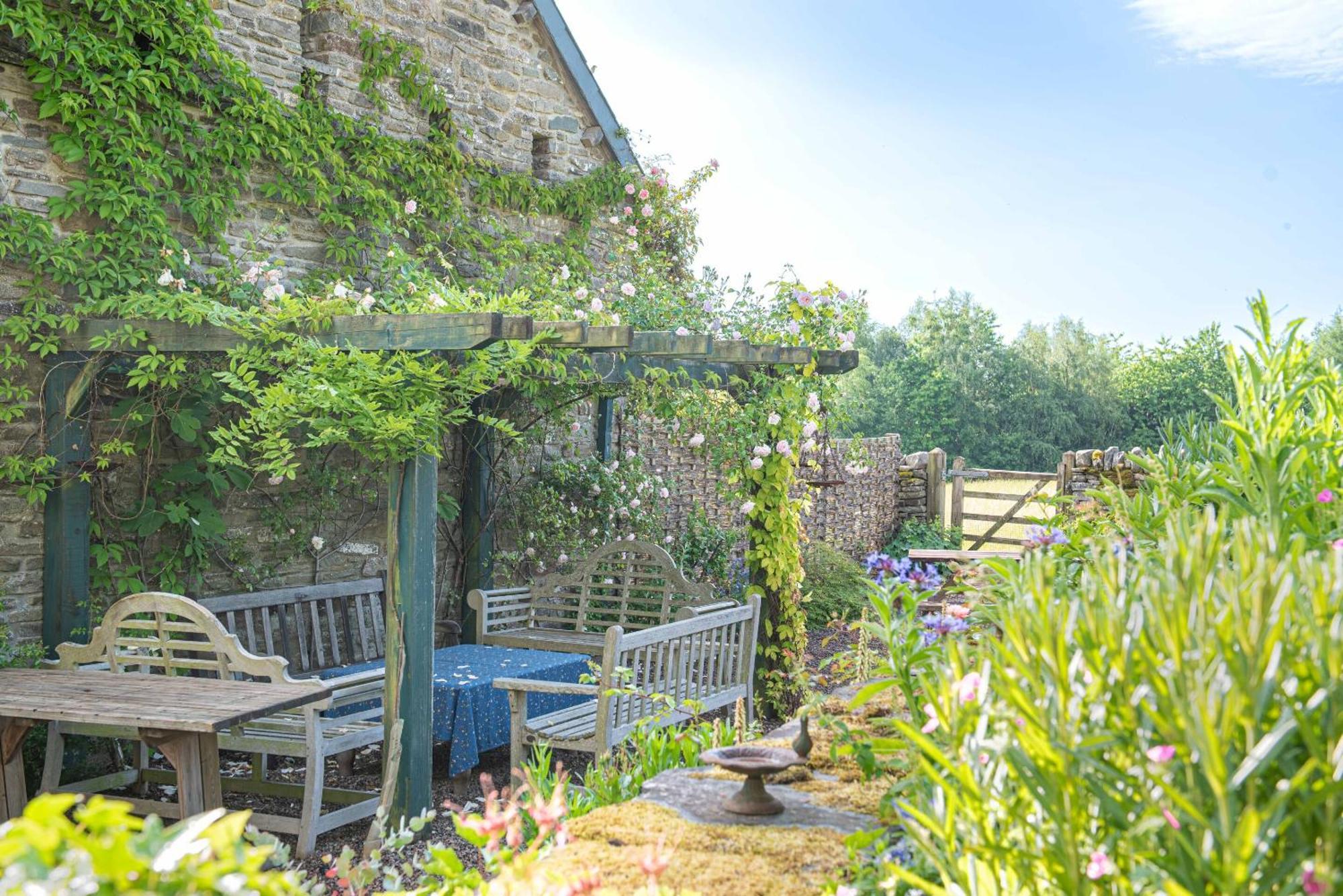 Alltybrain Farm Cottages And Farmhouse B&B Brecon Buitenkant foto